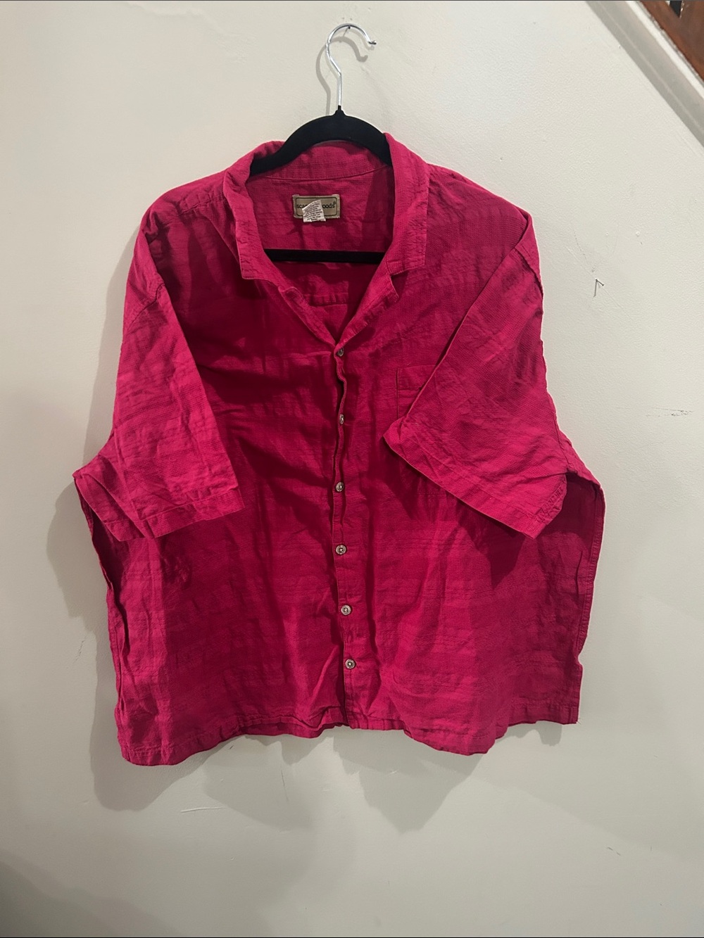 Men's Short-Sleeve Button-Down Shirt in Bright Magenta